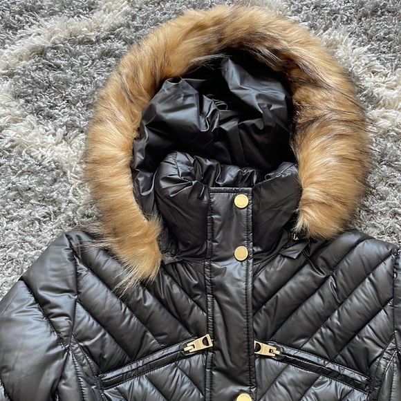 NWT - Guess puffer coat - Picture 3 of 15